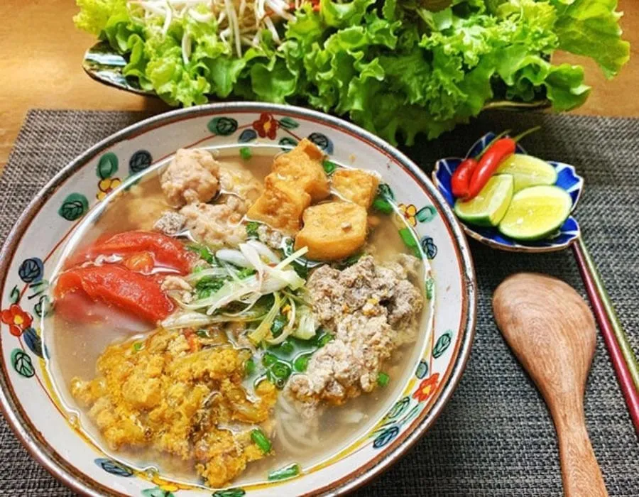 Crab noodle soup is cool and refreshing on a summer day