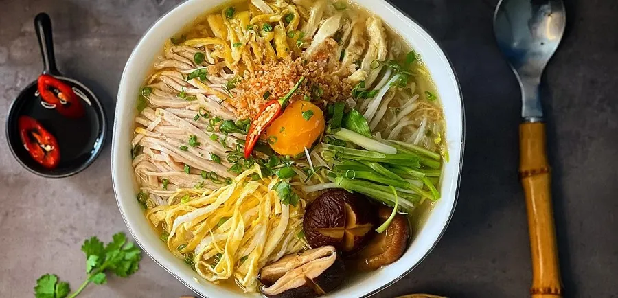 Special vermicelli noodles with clear sweet broth