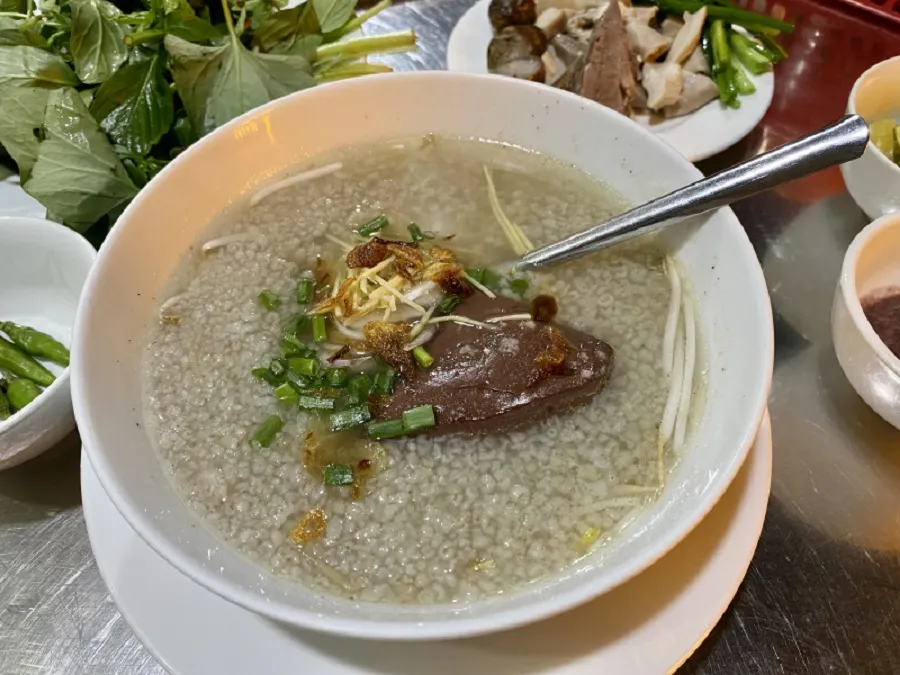 89 Porridge Restaurant is famous for its flavor and affordable price