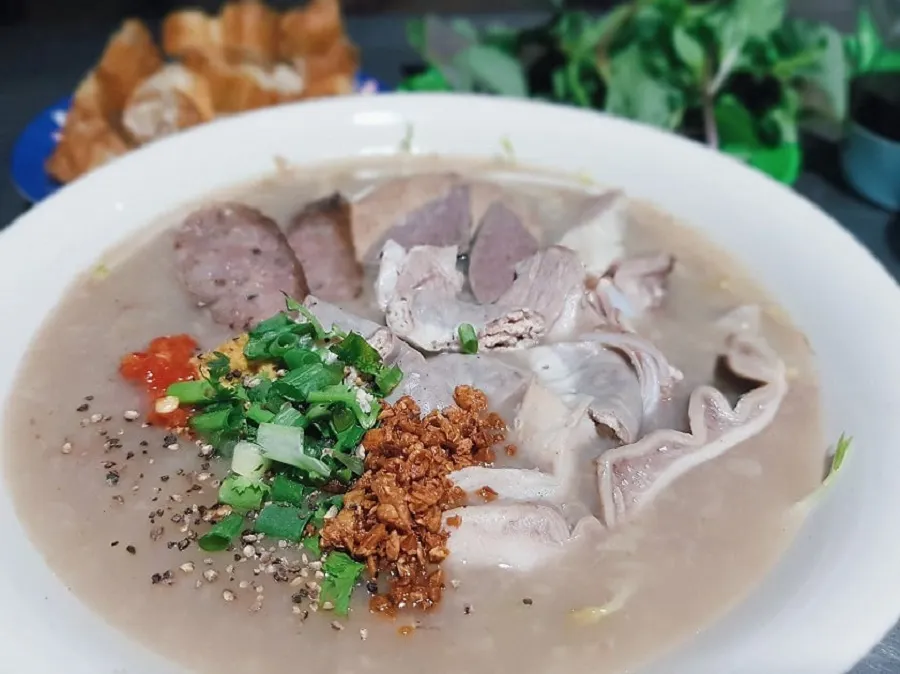 The tripe needs to be cleaned and deodorized before cooking