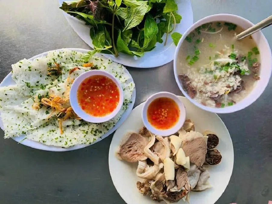 The porridge is carefully simmered and eaten with the intestines