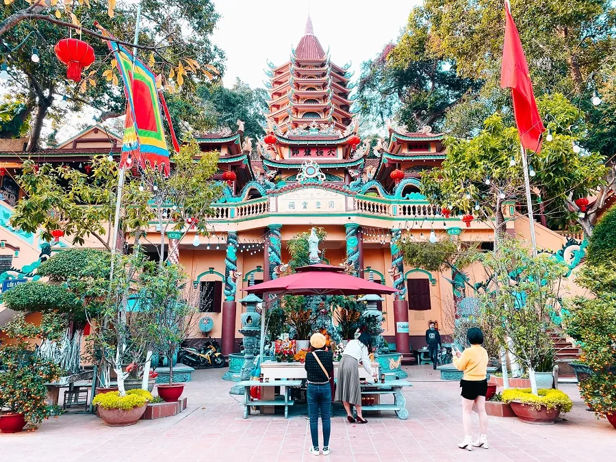 The architecture of Khai Nguyen Pagoda is the intersection of many factors