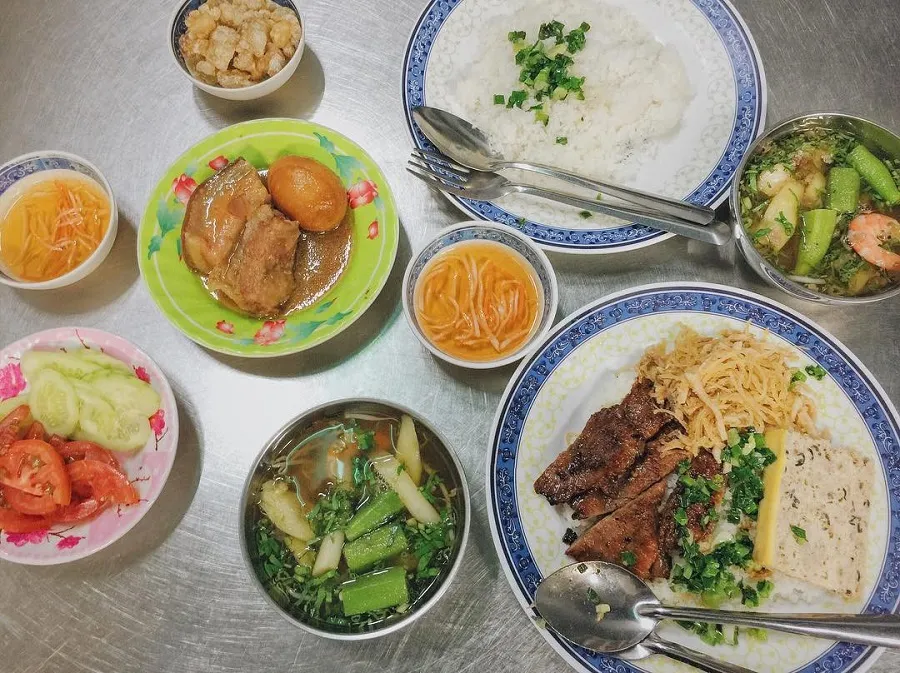 Cơm Tấm bà Mười mang đến sự giản dị trong cả hương vị