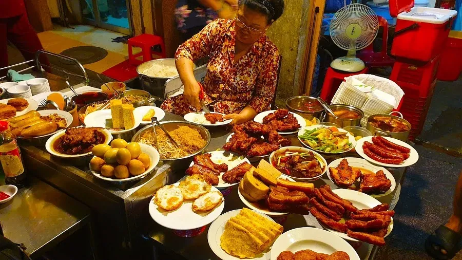 Cơm tấm còn được ăn kèm cùng nhiều món khác