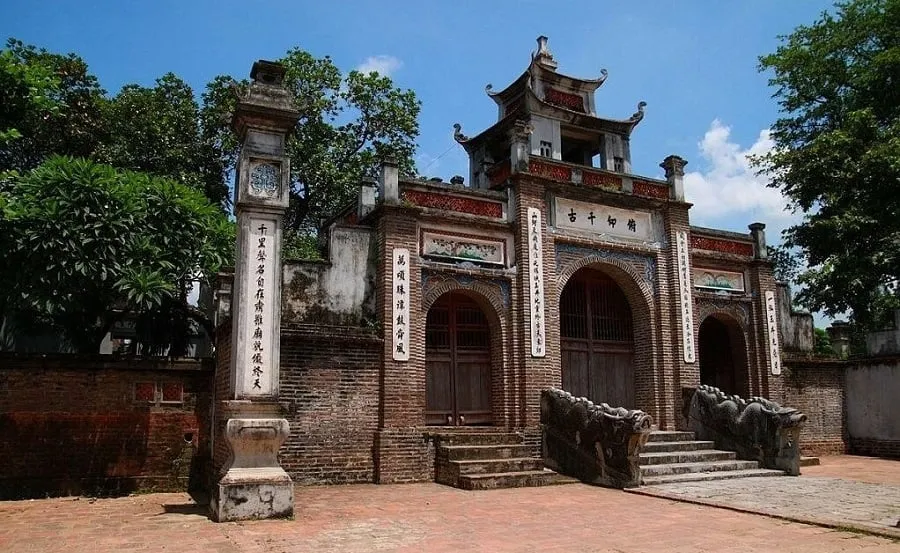 Co Loa Temple has an ancient tranquility