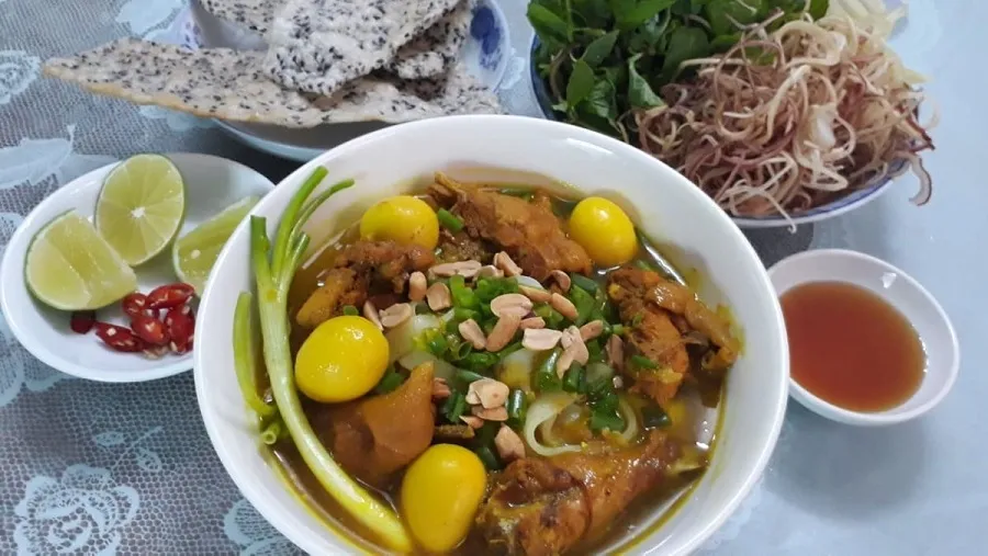 Mì Quảng là sự kết hợp hoàn hảo của hương vị