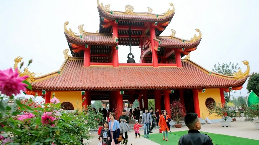Khai Nguyen Pagoda is peaceful in the heart of Son Tay