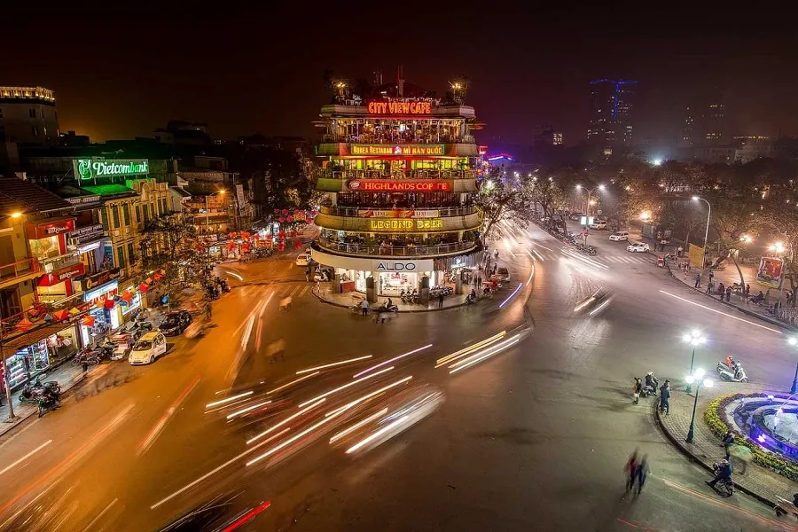 Legend Beer is located right in the prime central location of Hanoi
