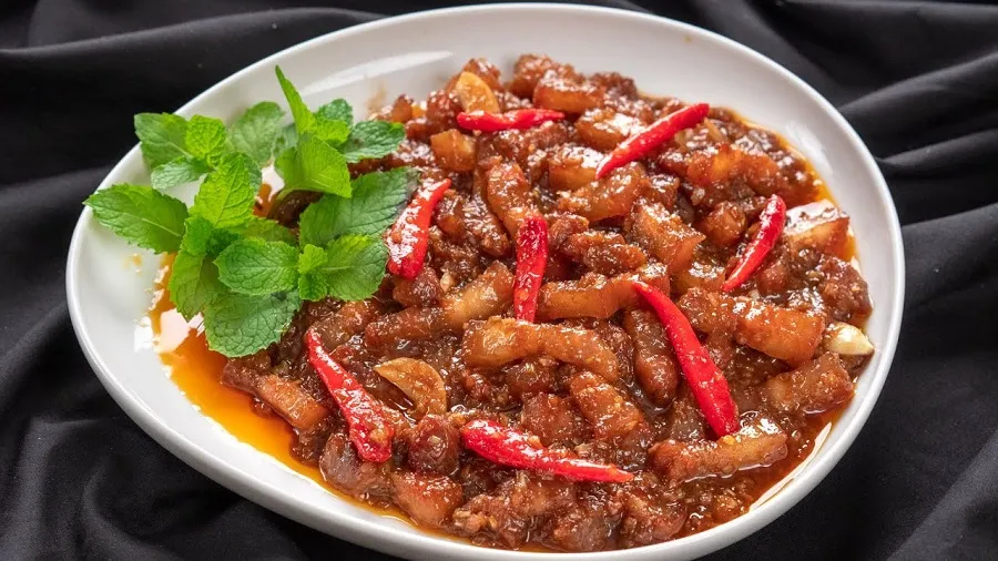 Shrimp sauce stewed with fragrant fatty pork belly