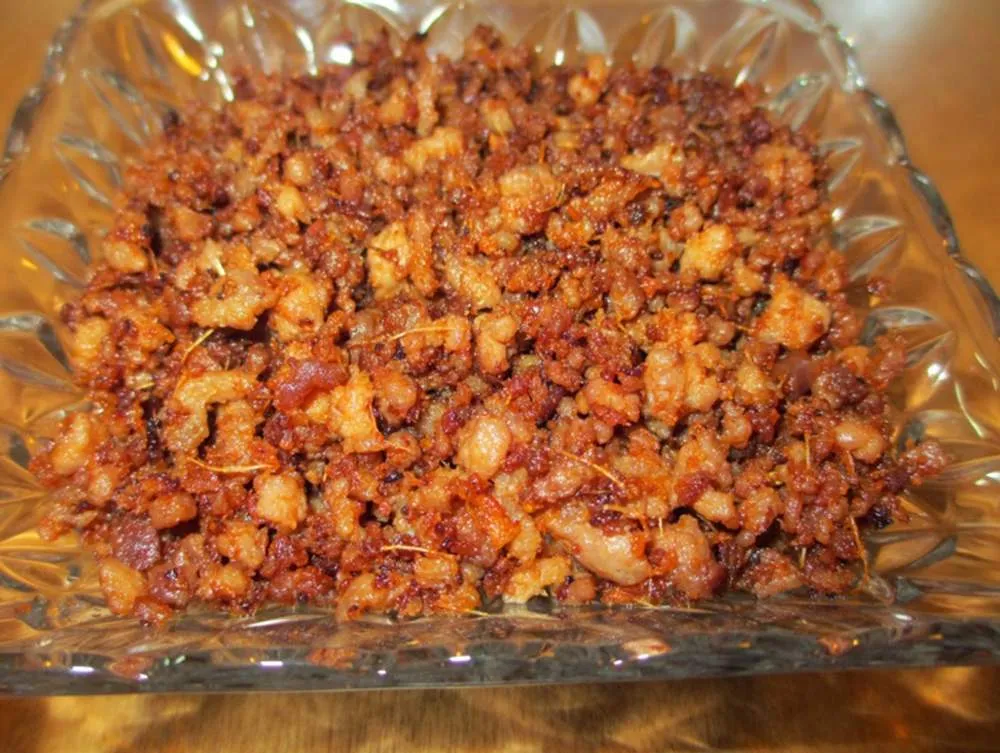 Steamed shrimp paste with meat - a simple dish but "wastes rice"