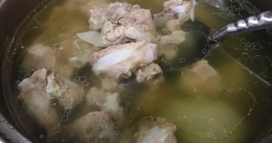 Bore the bones first to help make the broth clearer