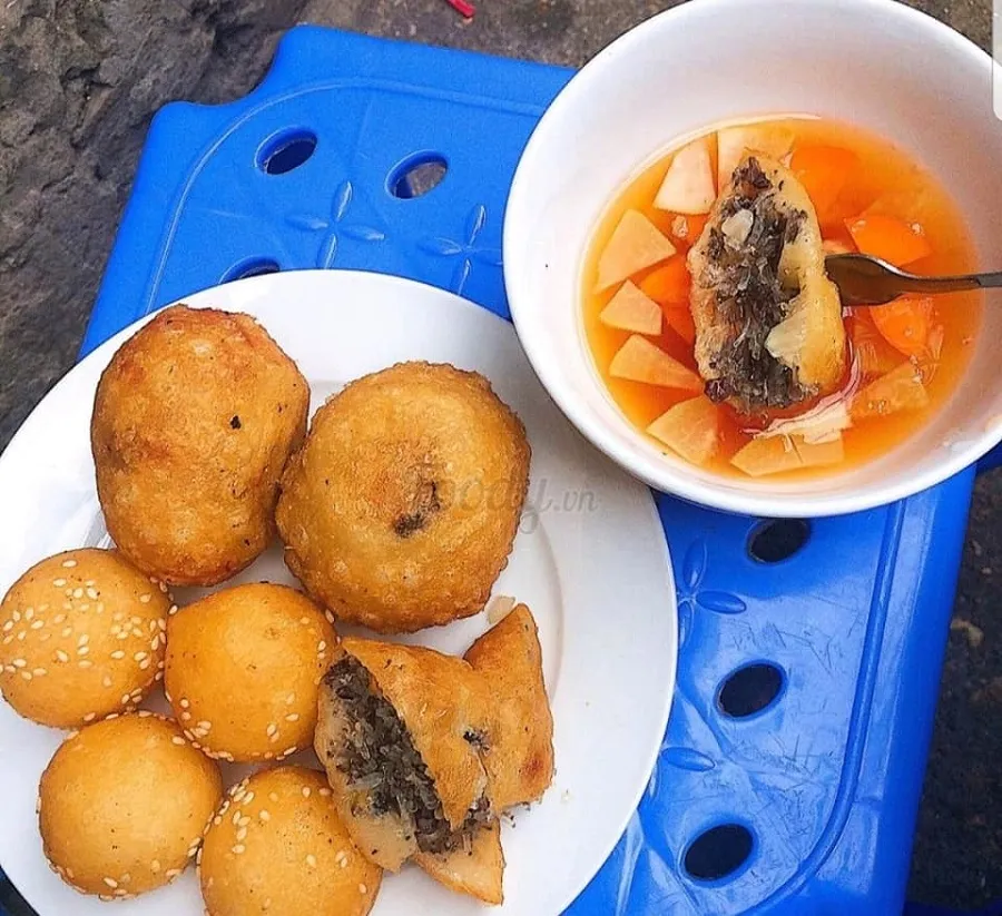 Vỏ bánh rán giòn kết hợp cùng nhân mềm bên trong