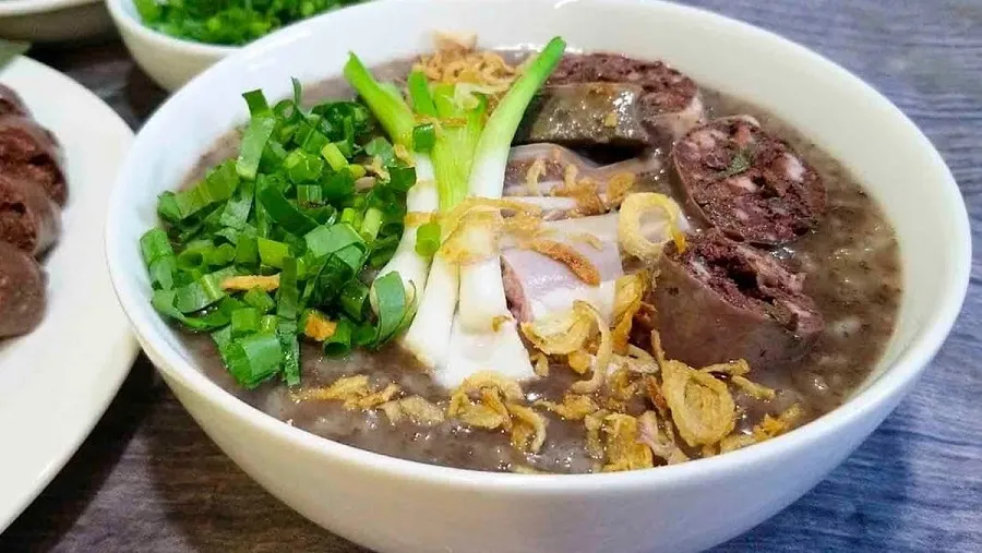 To make the porridge more fragrant, you can sprinkle more pepper and green onions