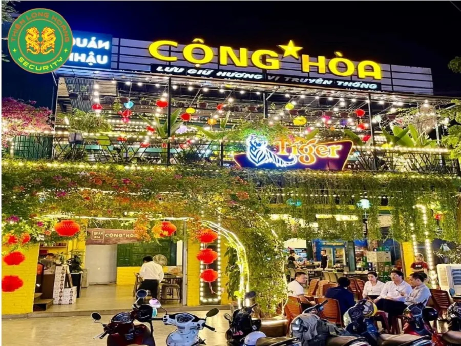 Cong Hoa pub is a favorite destination for diners