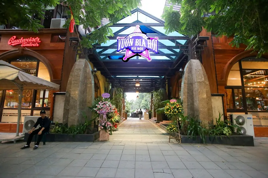 Hanoi Beer Garden possesses spacious space