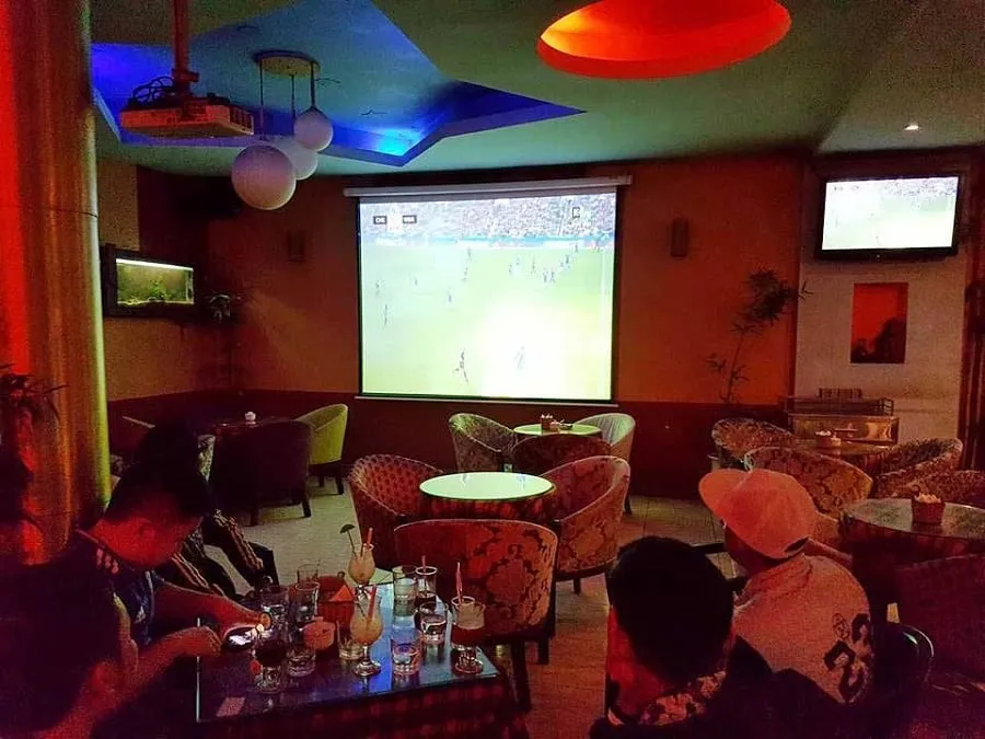Win Win Cafe thích hợp đê theo dõi mọi trận đấu với bạn bè