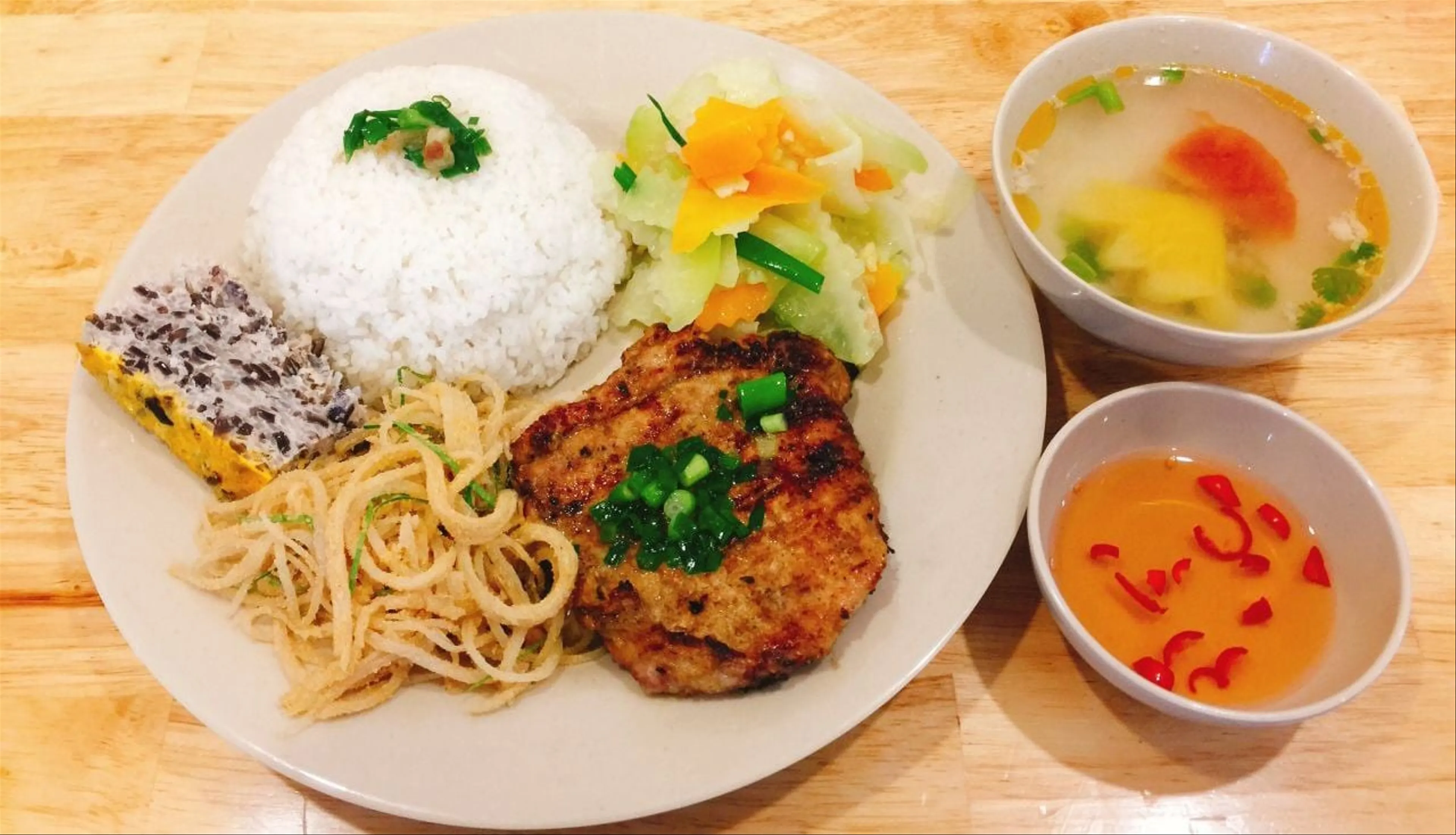 "List" of the 13 Most Beloved Broken Rice Restaurants in Saigon