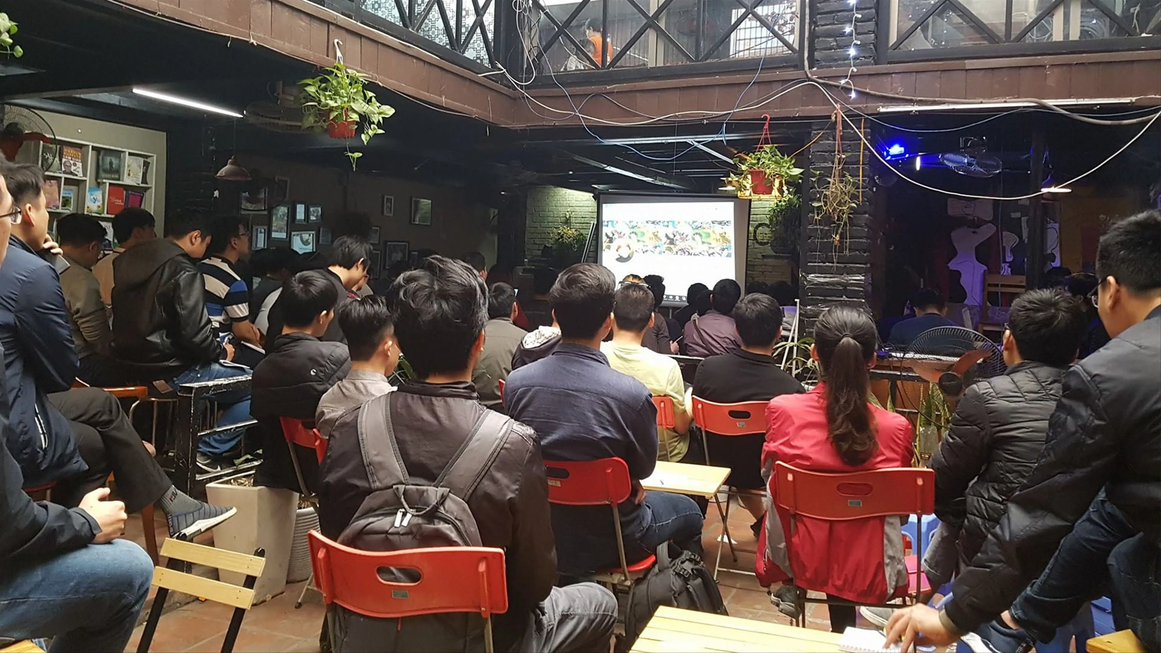 “List” 8 quán cafe bóng đá phải ghé trong mùa Euro