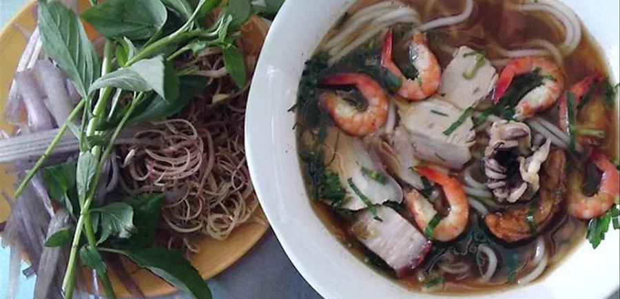 Water lily and grated water spinach are two indispensable side dishes