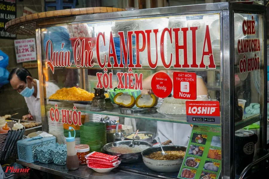 Many attractive traditional Cambodian sweet soup dishes