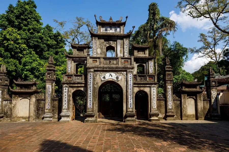 Over time, Huong Pagoda took on a sacred, ancient look