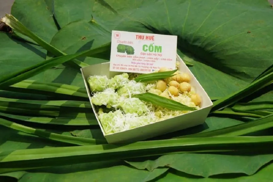 Sticky rice with green rice is like a simple but culturally rich snack