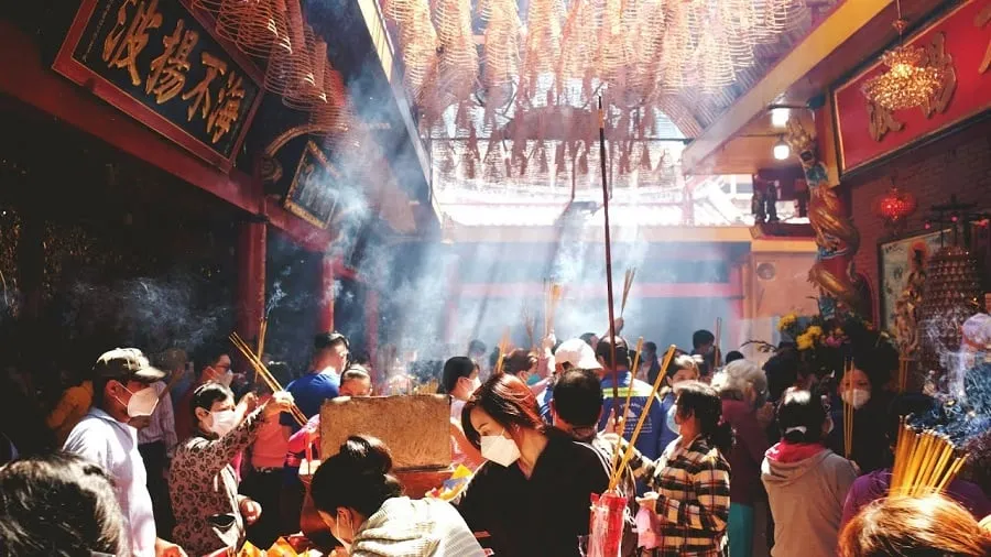 On Lang Pagoda always welcomes a large number of visitors