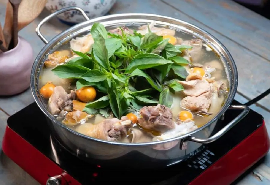 Fresh, firm chicken makes the hot pot dish more attractive