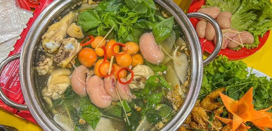 Hot pot can also be eaten with many different vegetables