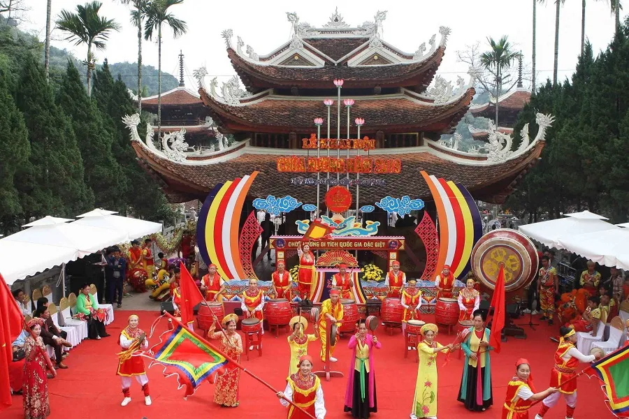 Huong Pagoda Festival is always of interest and the scale of the festival is very large