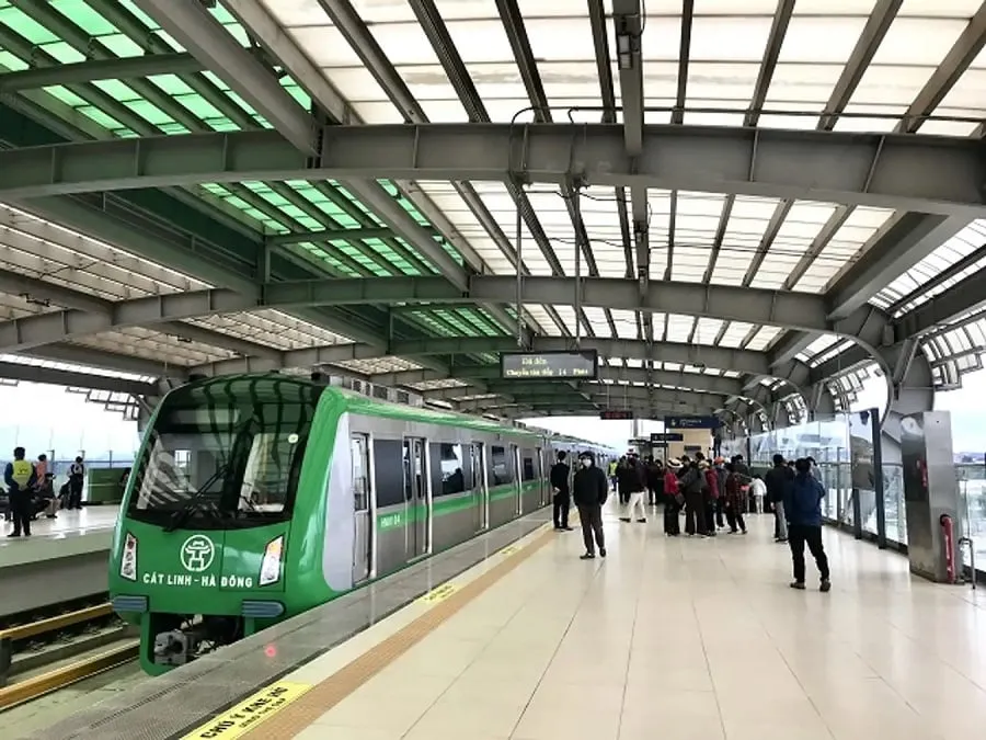 Tuyến tàu điện Cát Linh - Hà Đông được đông đảo người dân đón nhận