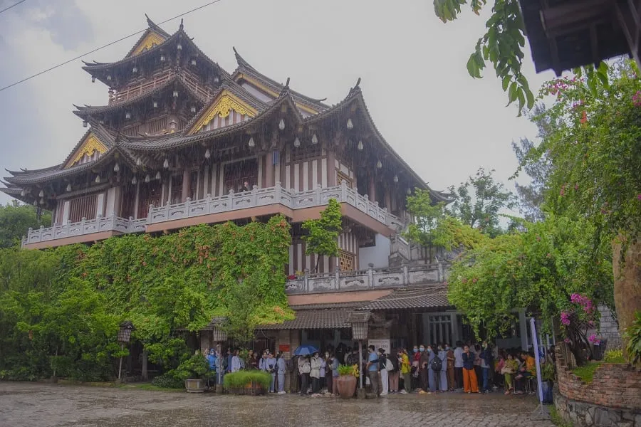 Thiền viện Khánh An là điểm đến tâm linh được nhiều người ghé thăm