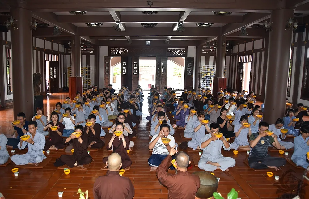 Tu viện cũng là nơi sinh hoạt tâm linh được nhiều bạn trẻ yêu thích