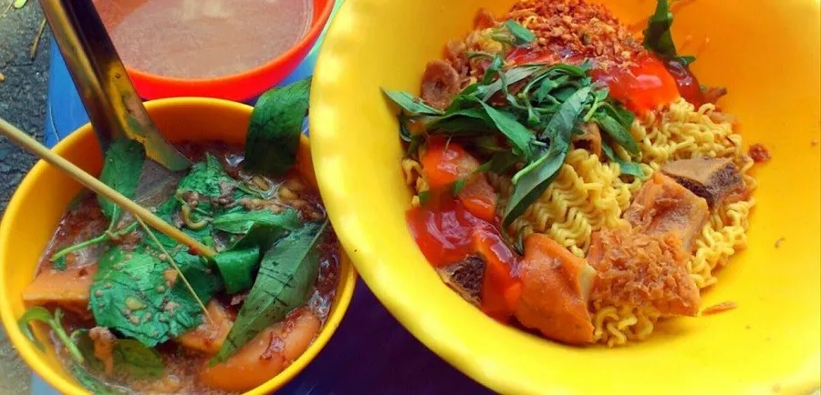 Pha lau is attractive from color to flavor