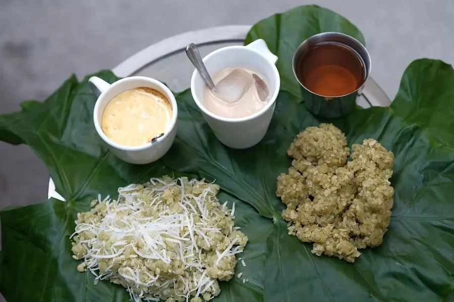 Sticky rice with green rice is like a typical mark of Hanoi when autumn comes