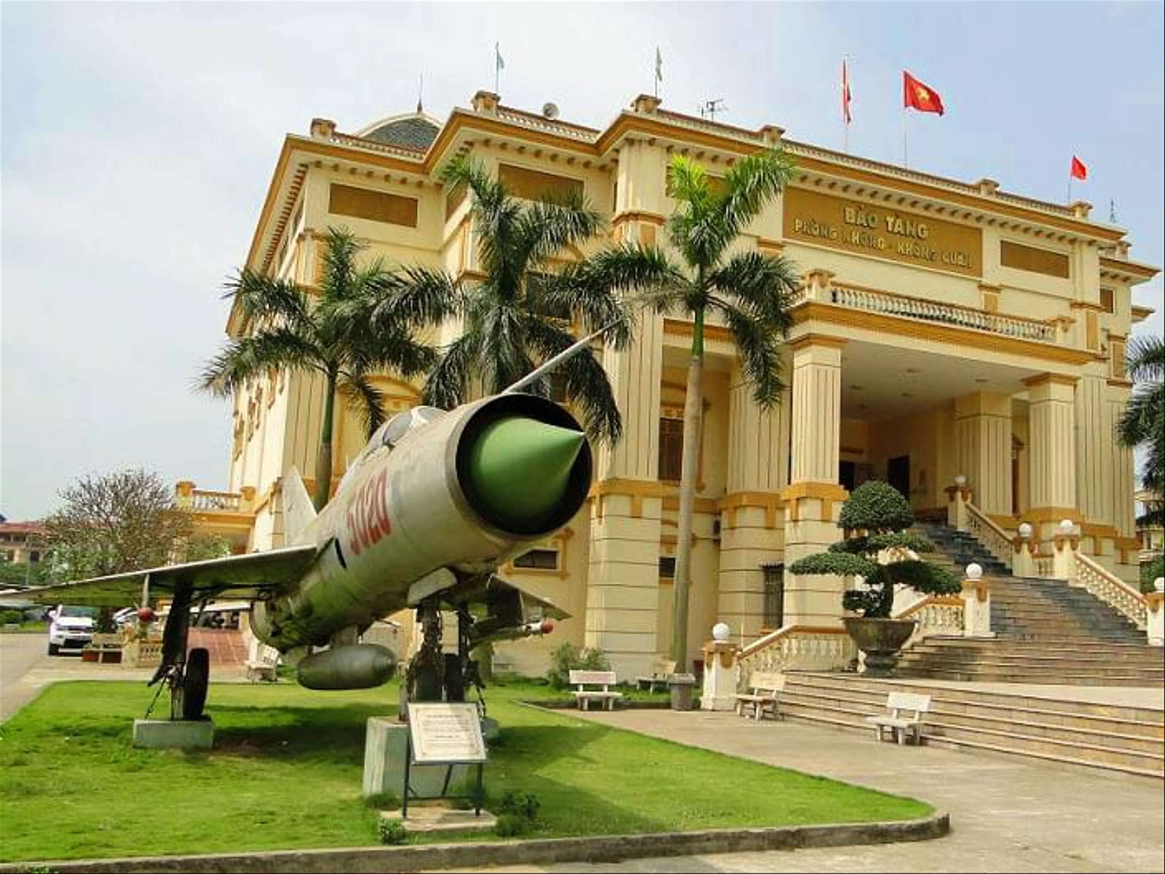 Experience Visiting the Hanoi Air Defense - Air Force Museum