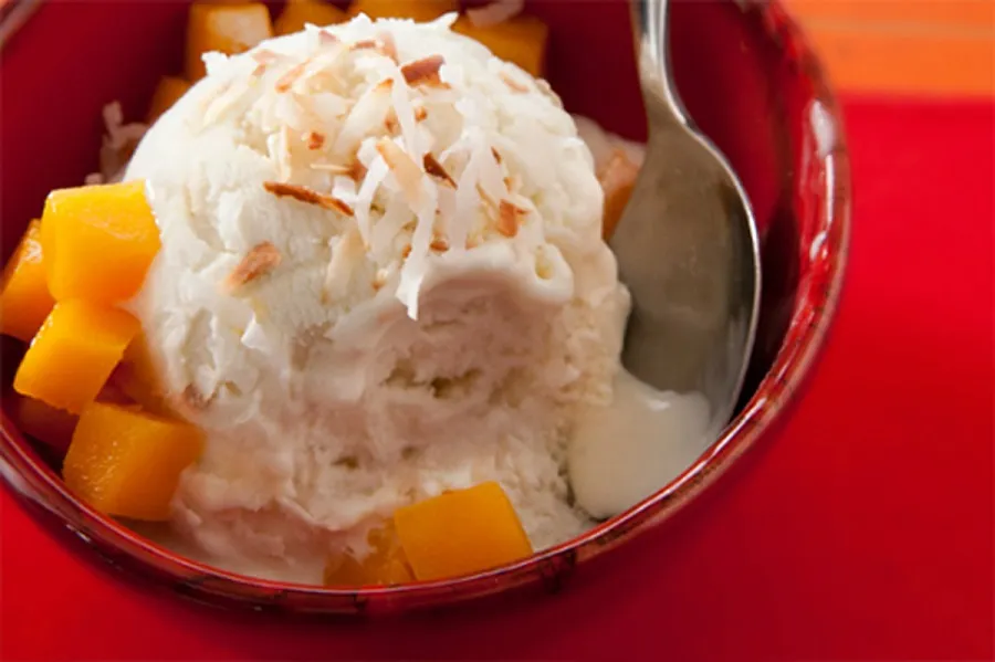 The cool, smooth sweetness of each layer of ice cream attracts diners