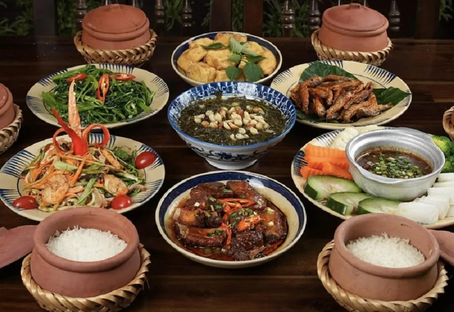 Cơm thố như một nét dân dã trong văn hóa ẩm thực Việt