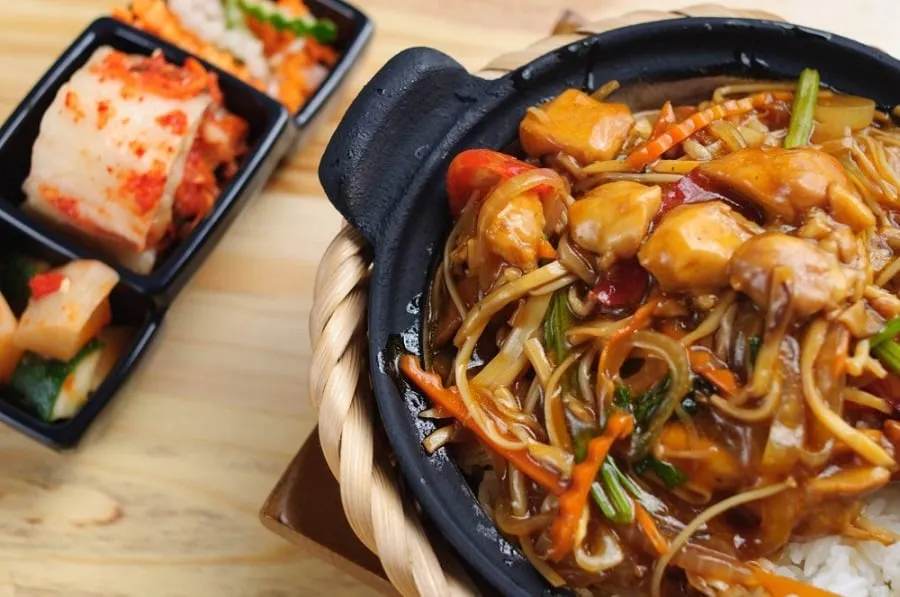 Cơm thố mang lại hương vị mộc mạc