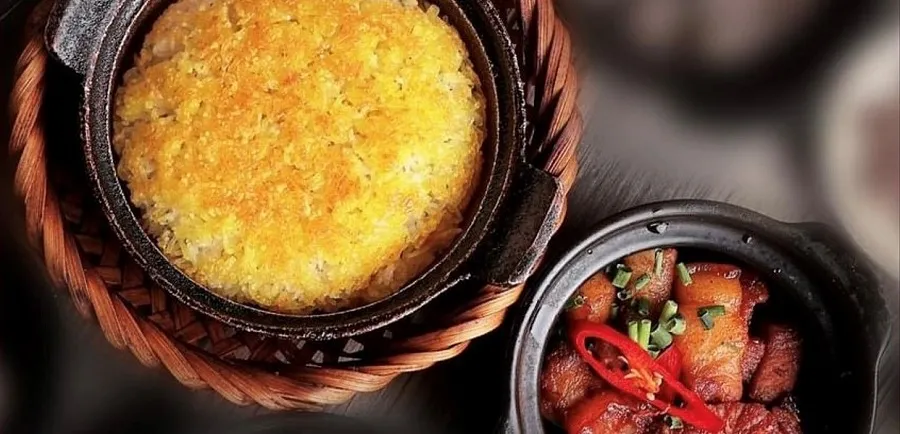 Cơm thố với lớp cơm cháy giòn rụm