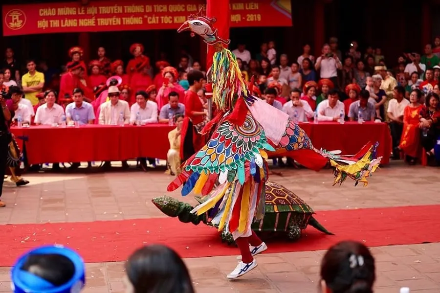 Lễ hội đền Kim Liên cực độc đáo