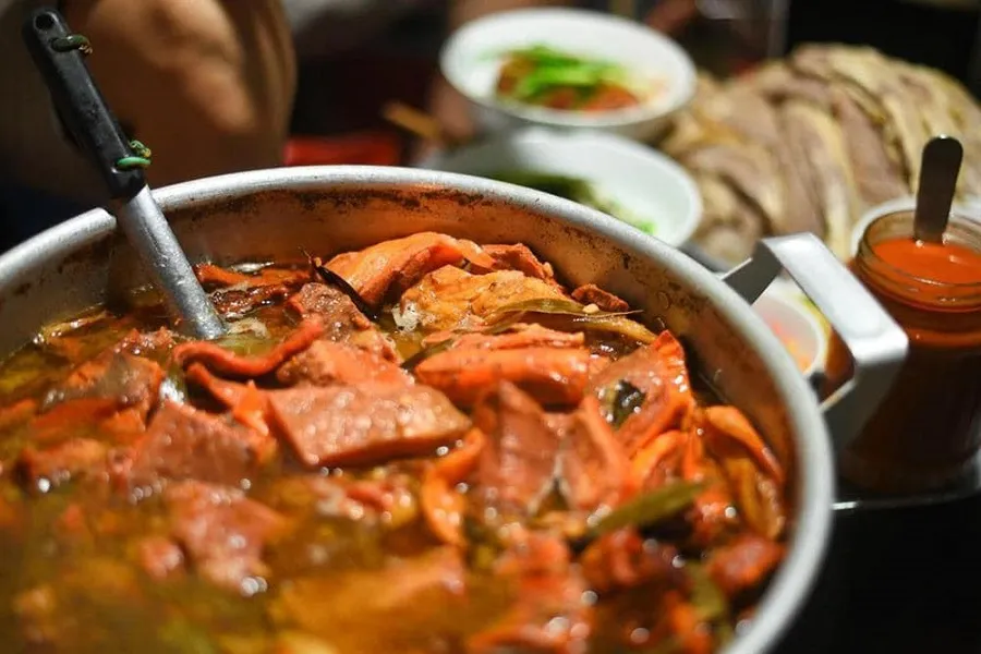Gánh phở nhỏ nhưng hương vị lại hấp dẫn khó tin