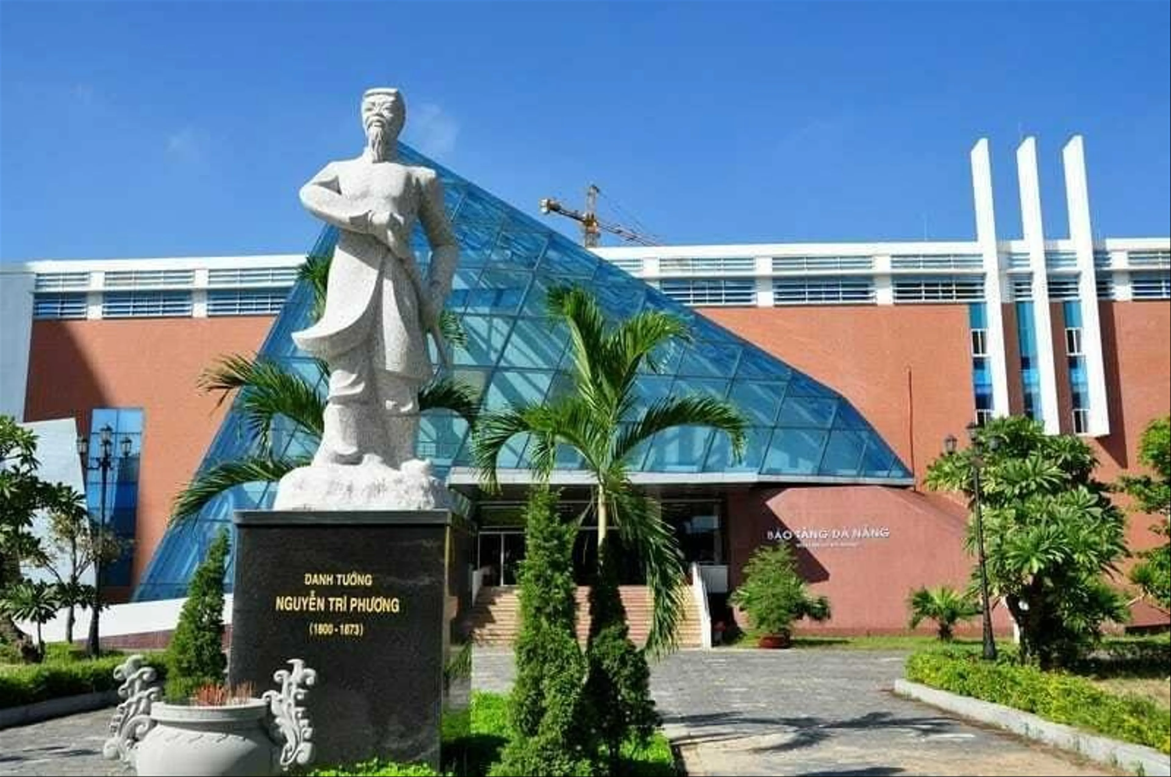 Da nang Museum is a tourist destination not to be missed when coming to Da nang