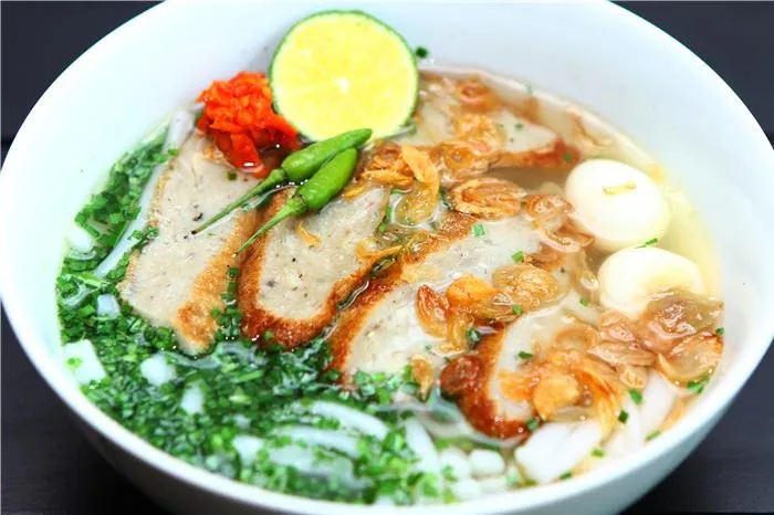 Bánh Canh chả cá nóc