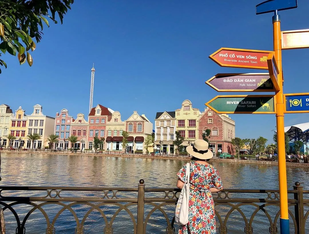 Bến cảng giao thoa