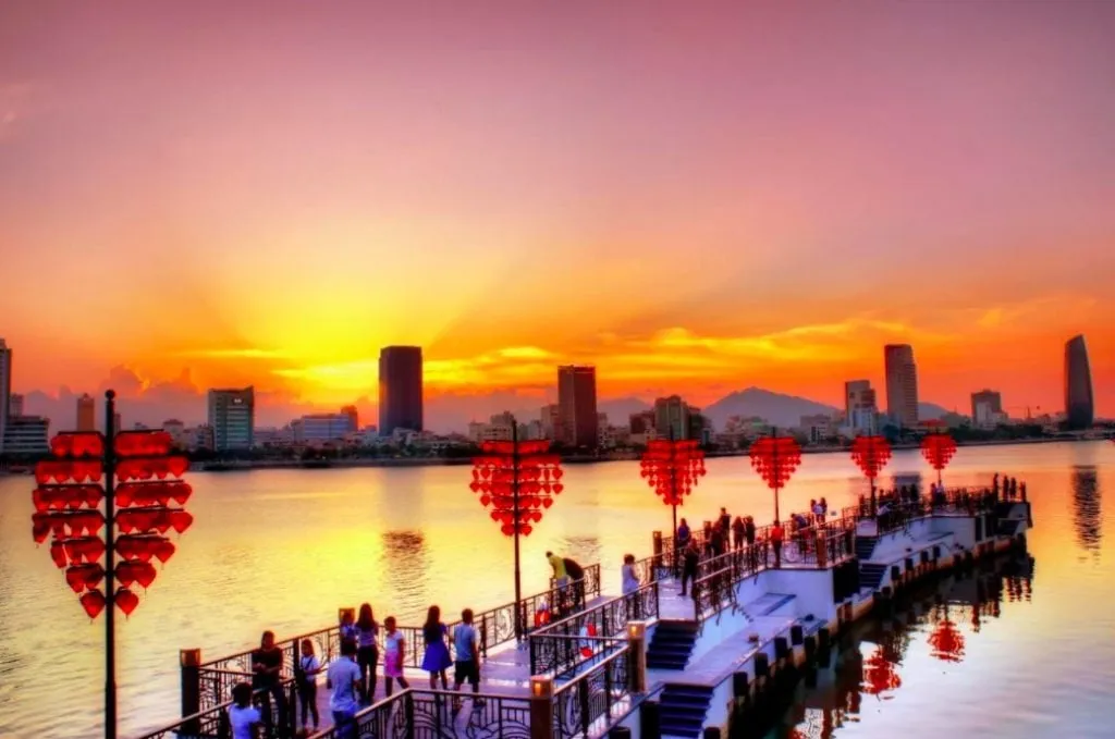 Cấu tình yêu Đà Nẵng