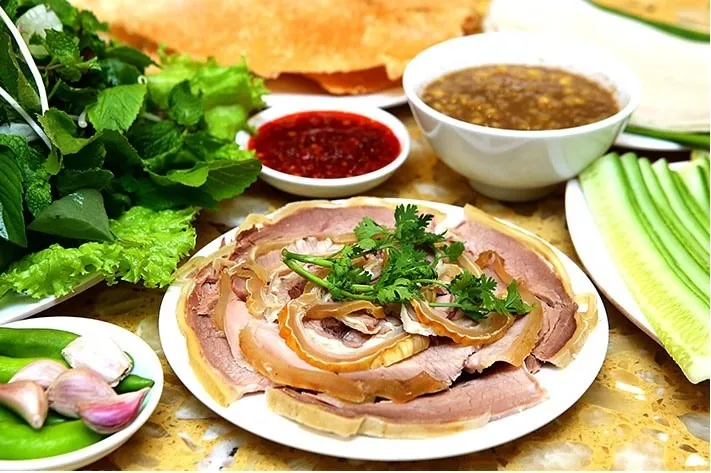 Thịt bê thui thơm ngon