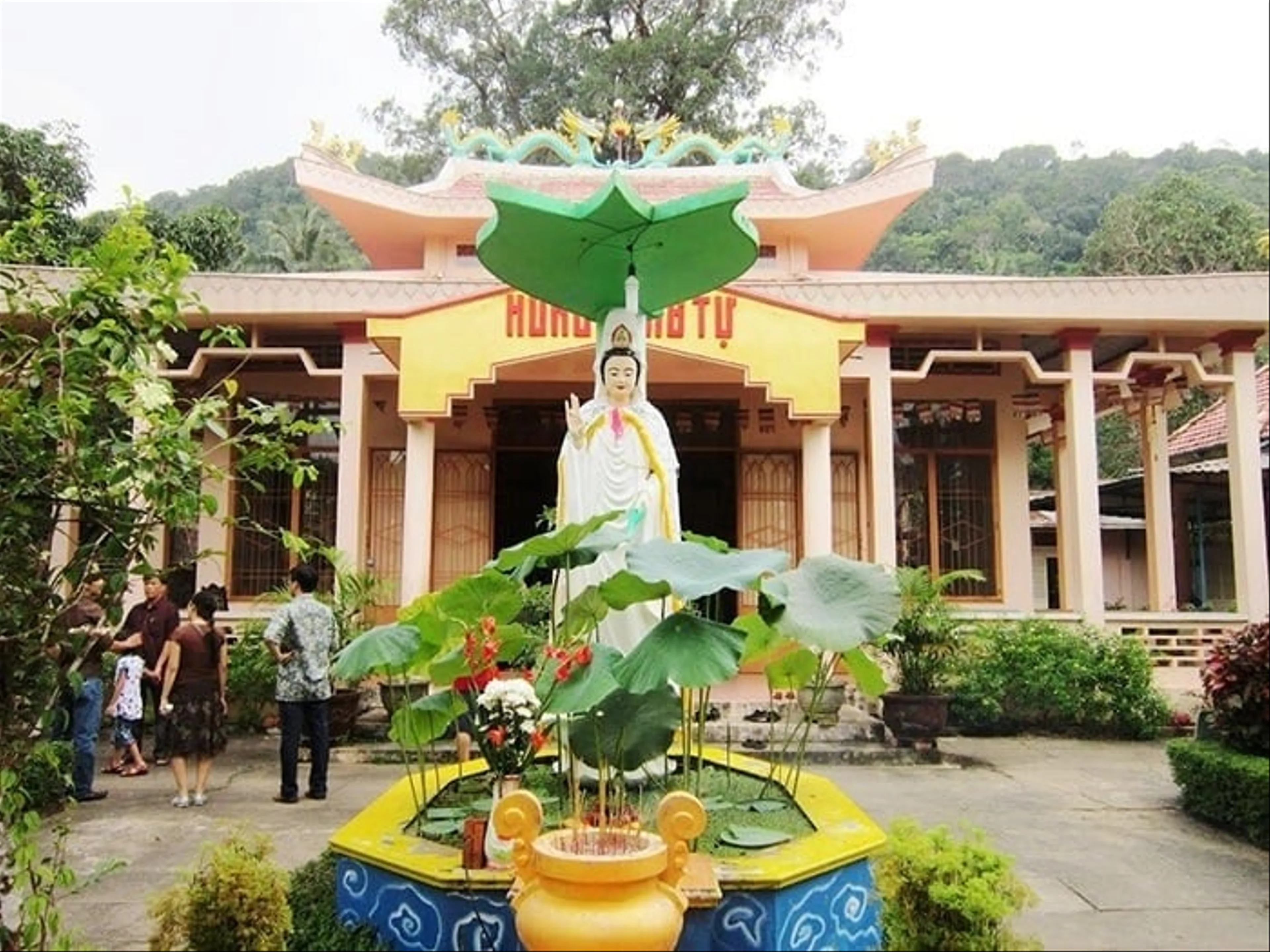 Chùa Sư Môn Phú Quốc điểm đến tâm linh không thể bỏ lỡ