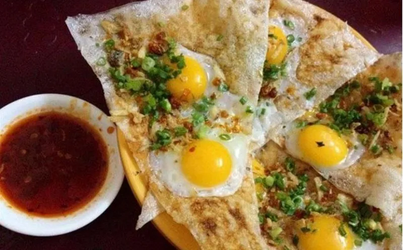 Bánh tráng kẹp bà năm