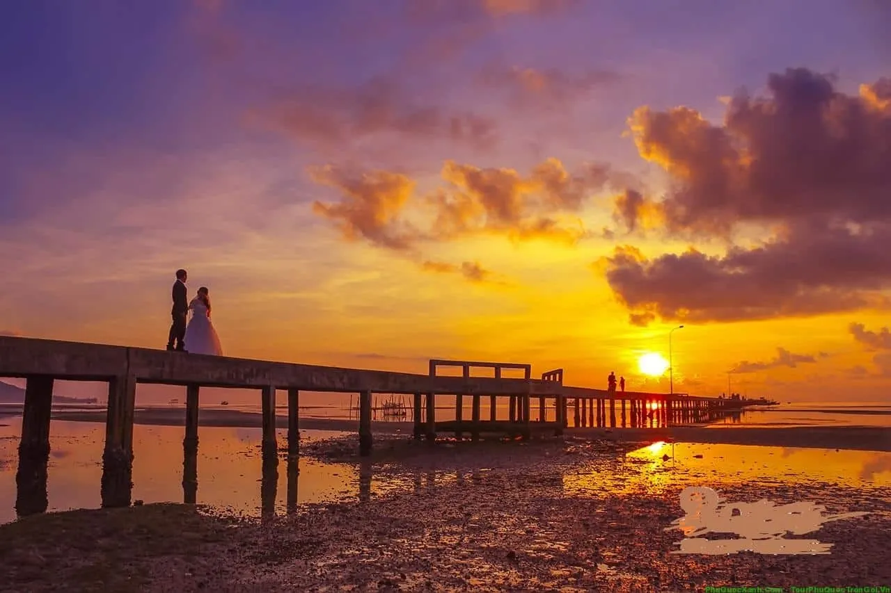 Bình Minh Tại làng chài Hàn Ninh